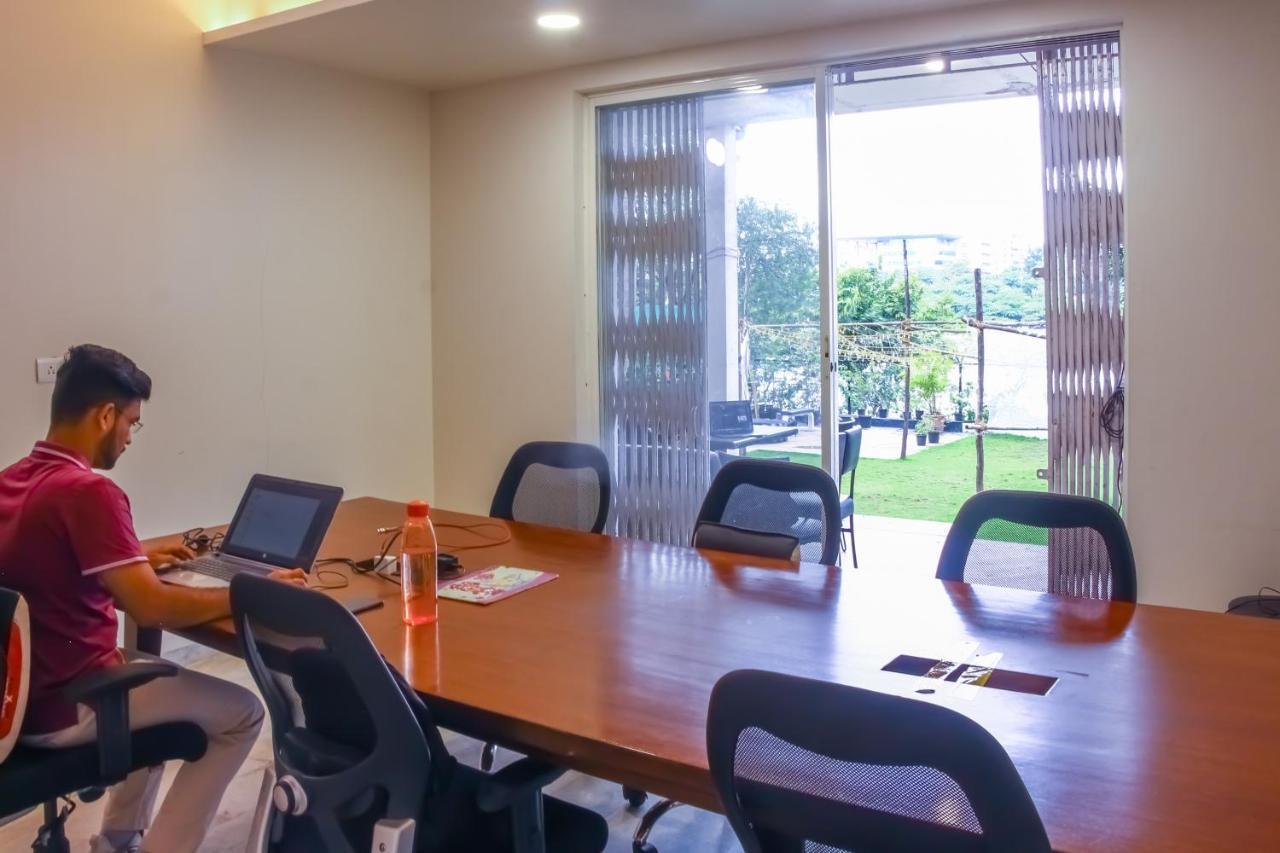 Urban Nomads Pune Riverside Colive Cowork Hostel Екстериор снимка