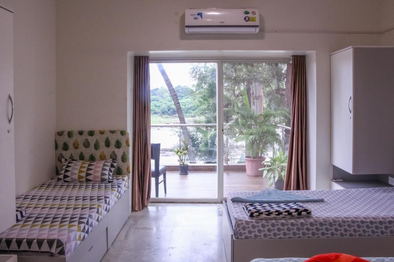 Urban Nomads Pune Riverside Colive Cowork Hostel Екстериор снимка