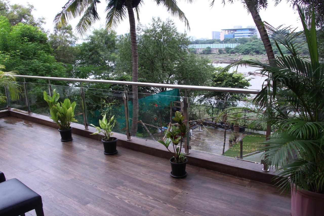Urban Nomads Pune Riverside Colive Cowork Hostel Екстериор снимка